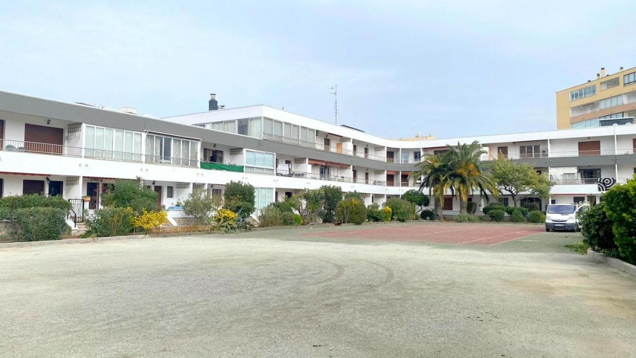 Tenis Sol Levante 103 Росес Екстериор снимка